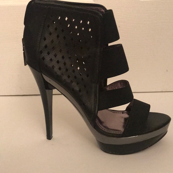 Dereon Shoes - Black Platform Dereon Open-Toed Heels